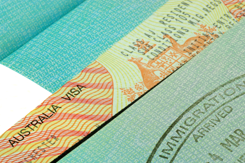 オーストラリアワーキングホリデービザ取得後にパスポートを更新した場合はどうする？