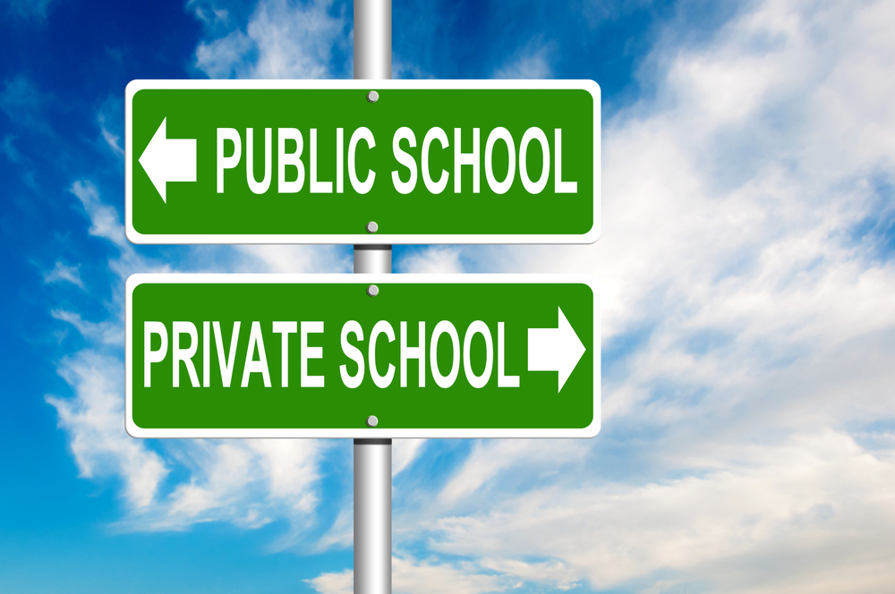 ２．アメリカ高校留学で、私立校・公立校での費用の違いとは？
