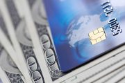 意外と知らない？アメリカ留学でデビットカードを使うメリットと活用術