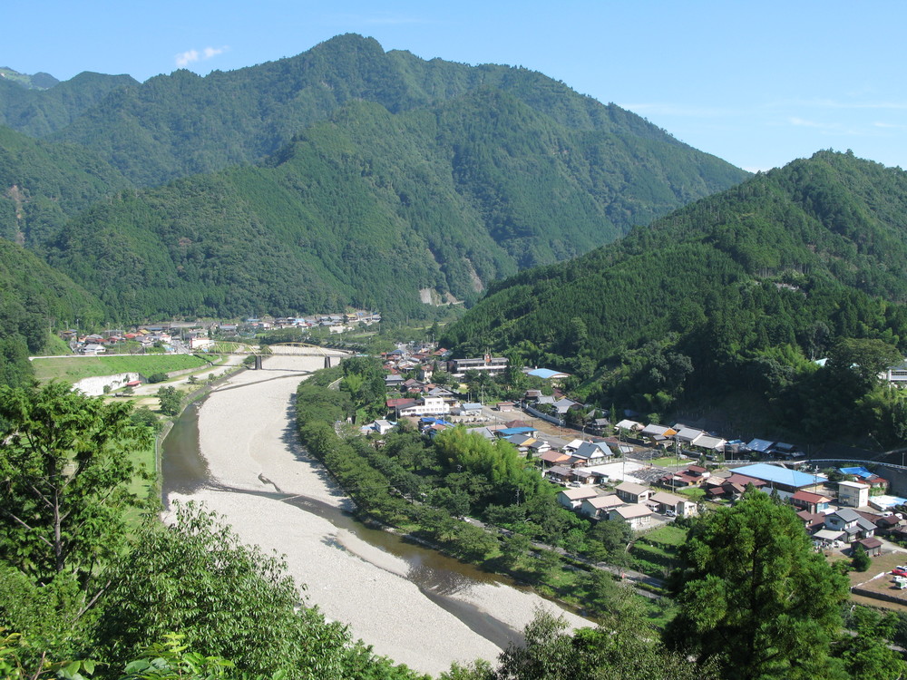 人口900人の奈良県下北村山を訪問。ケアンズ留学のアテンドに向け