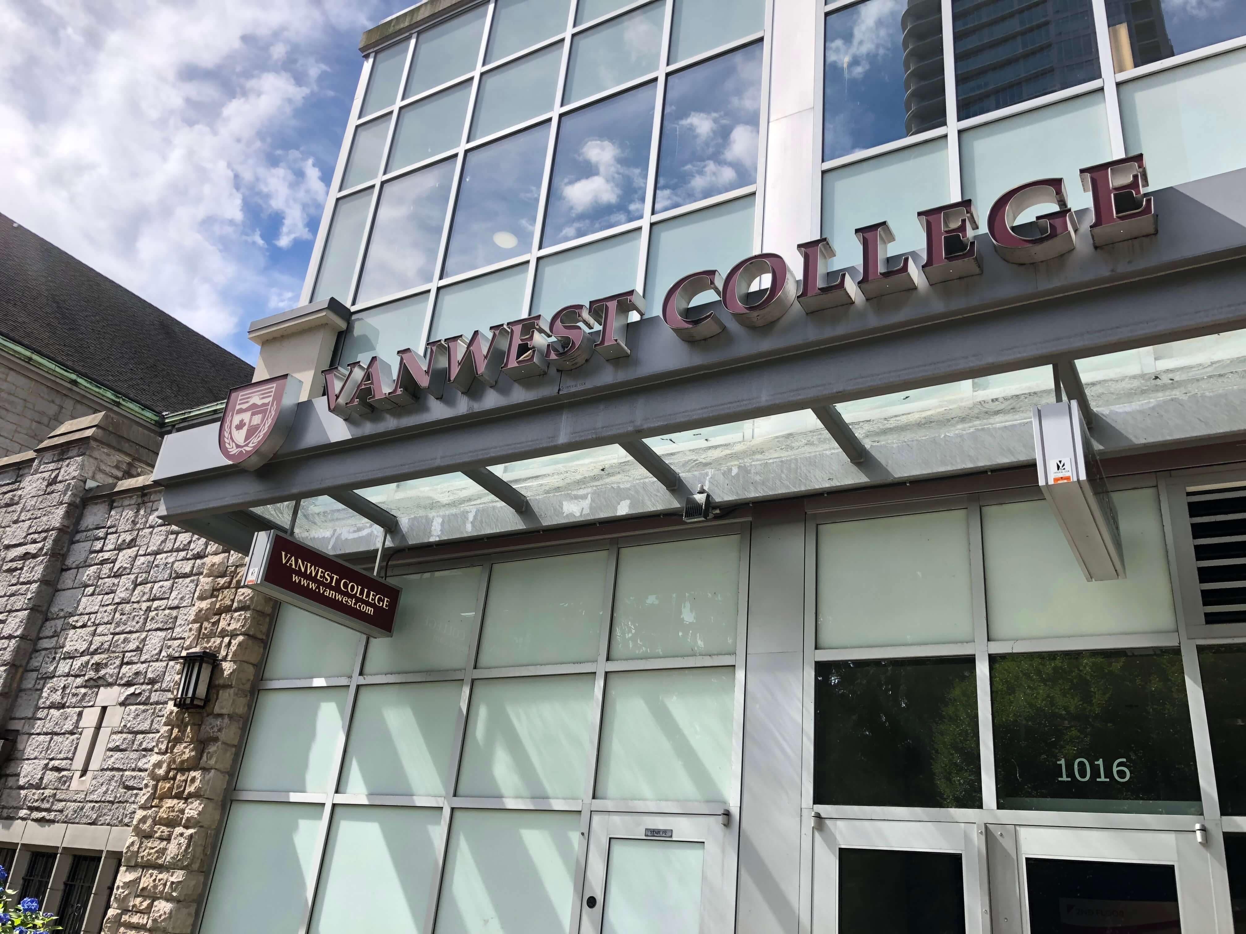 【学校取材 in バンクーバー】アットホームで講師陣の質に定評がある語学学校、VanWest College（バンウェストカレッジ）バンクーバー校に行ってきた