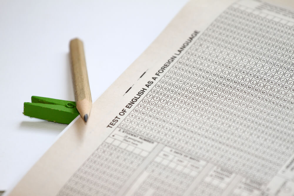 海外の大学に進学する時に必要な TOEFL iBTの点数って?