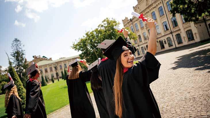 英語で学べる大学の学費が安い国 5選｜日本の私大と同等の費用で行ける海外大学進学ガイド